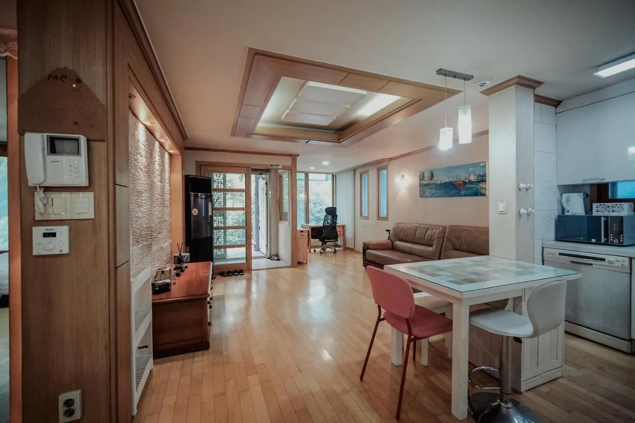 Yeonnam-Dong Edge House_Honeymoon Yeonnam Διαμέρισμα Σεούλ Νότια Κορέα